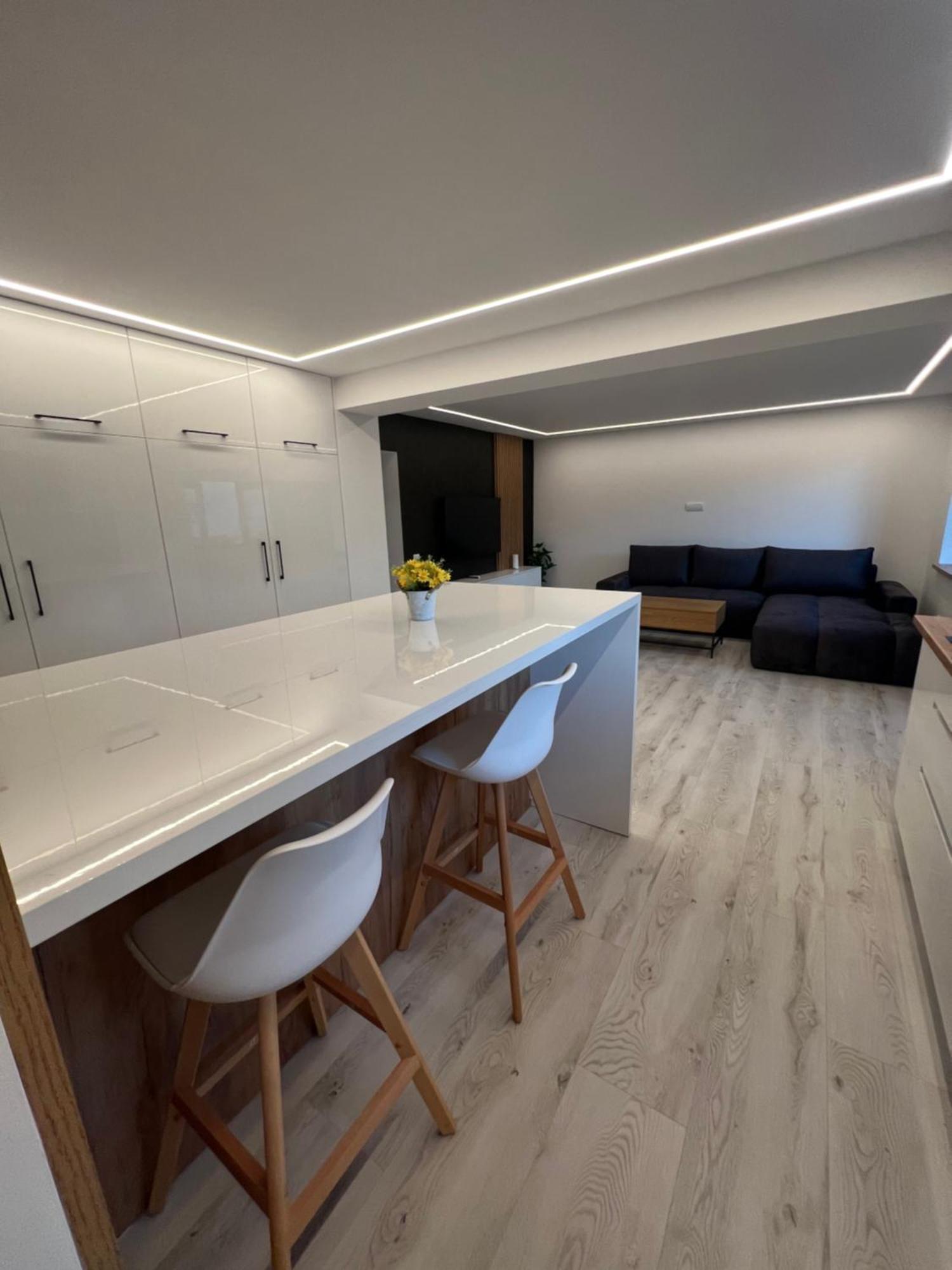 Modern Premium Apartment 1 Targoviste Luaran gambar